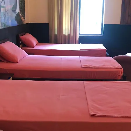 Hotel Xhej 3*