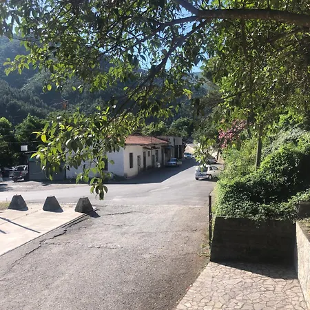 Xhej Hotel 3*