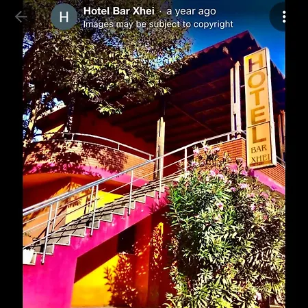 Xhej Hotel 3*