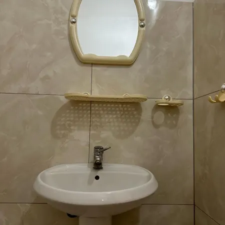 Hotel Xhej 3*