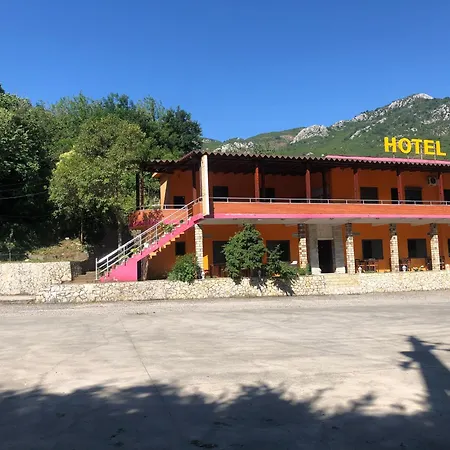 Hotel Xhej Rubik